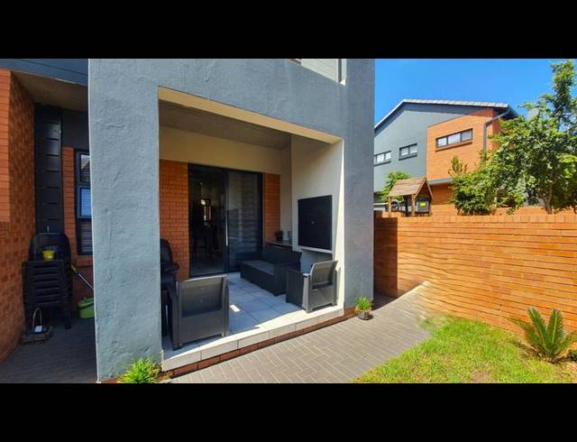 2 BEDROOM TOWNHOUSE FOR SALE IN MONTANA